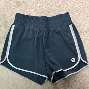 Vuori Shorts